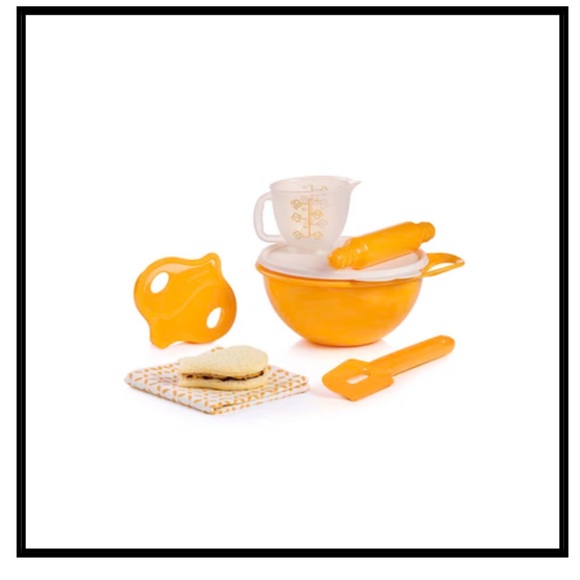 NEW Tupperware Kids Baking Set - Picture 1 of 2